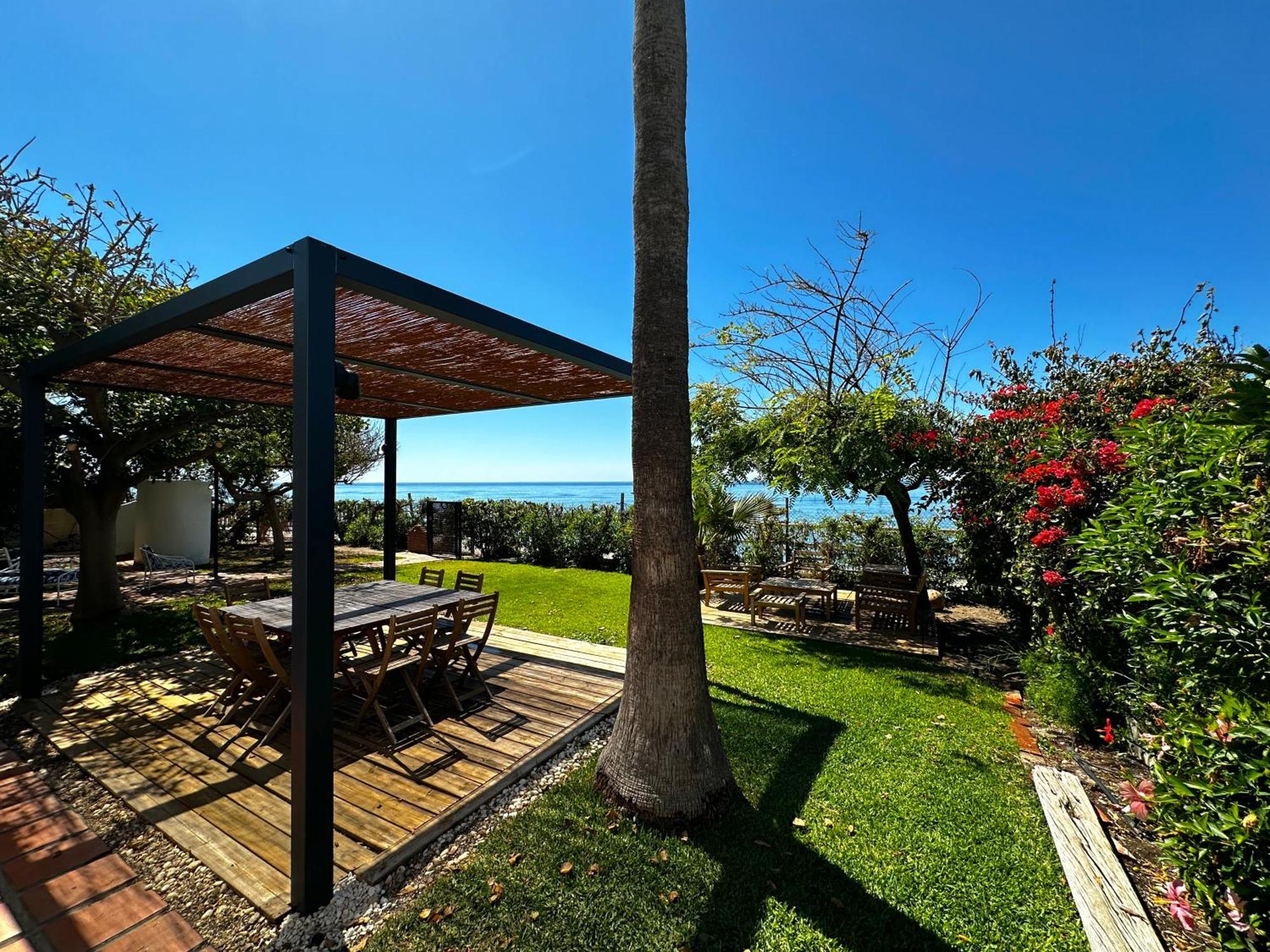 Villa Alboran Beachfront 9Pax Торре-де-Бенаґальбон Екстер'єр фото