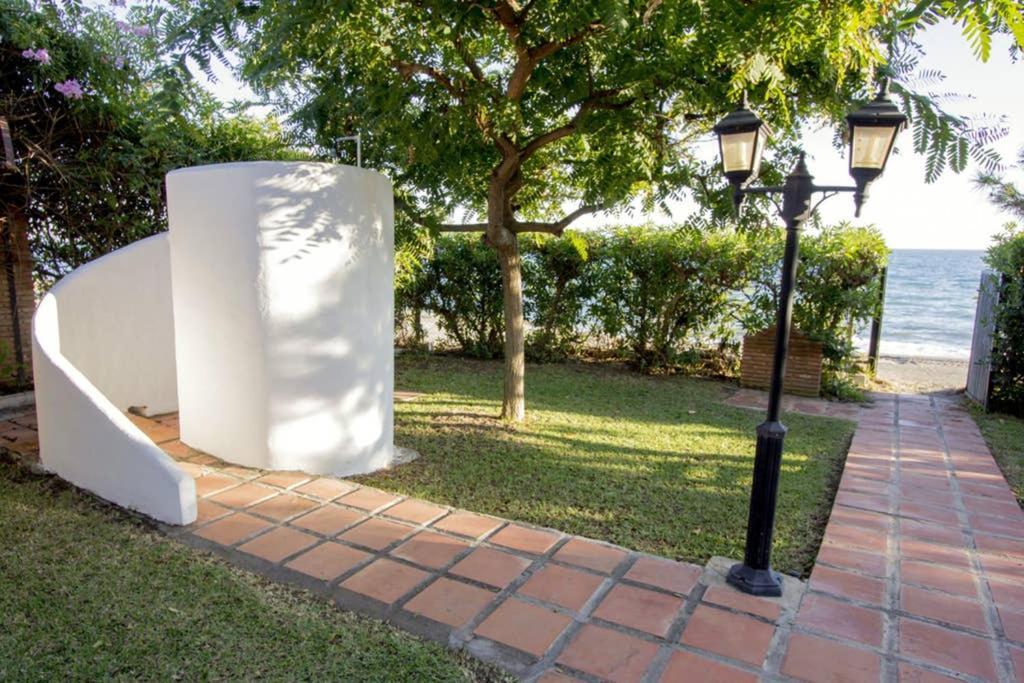 Villa Alboran Beachfront 9Pax Торре-де-Бенаґальбон Екстер'єр фото